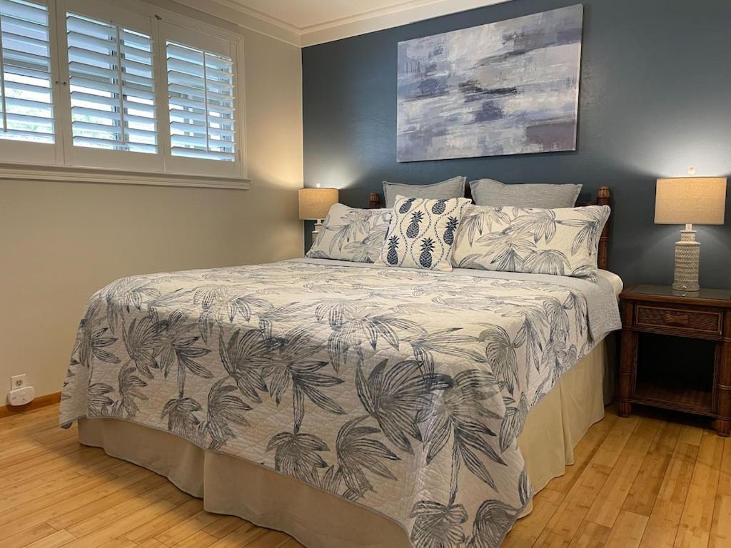 شقة Molokai Island Retreat With Beautiful Ocean Views And Pool - Newly Remodeled! Ualapue المظهر الخارجي الصورة