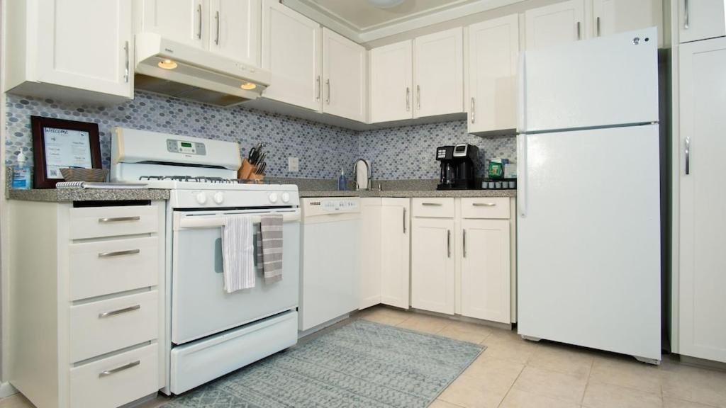 شقة Molokai Island Retreat With Beautiful Ocean Views And Pool - Newly Remodeled! Ualapue المظهر الخارجي الصورة