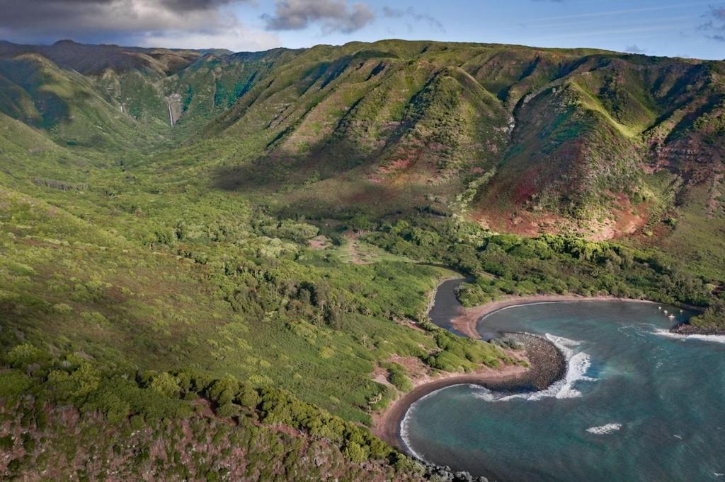 شقة Molokai Island Retreat With Beautiful Ocean Views And Pool - Newly Remodeled! Ualapue المظهر الخارجي الصورة
